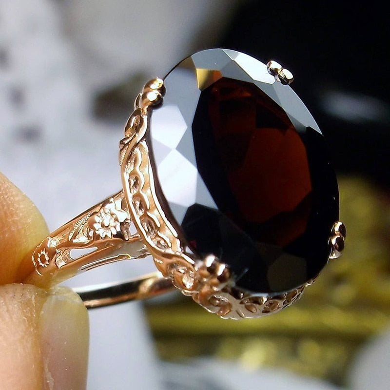 Anniversary Ring for Women Trendy Jewelry Romantic Carved Pattern Design Versatile Female Finger-rings